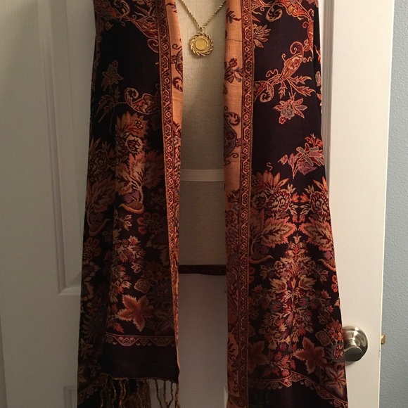 NWOT Pashmina Scarf - Picture 5 of 8